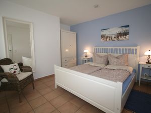 22427551-Ferienwohnung-3-Middelhagen-300x225-4