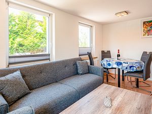 23949164-Ferienwohnung-4-Middelhagen-300x225-3