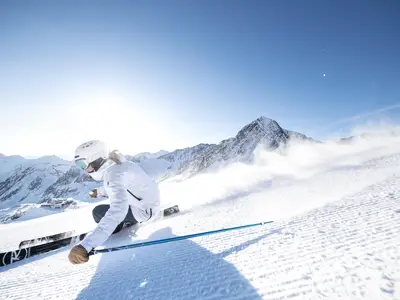 _Stubaier_Gletscher_Andre_Schönherr_Sonnenskilauf_