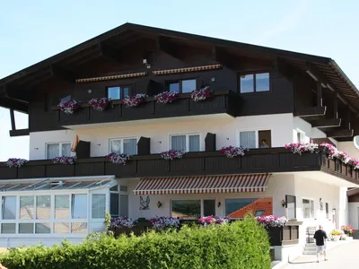 Haus im Sommer