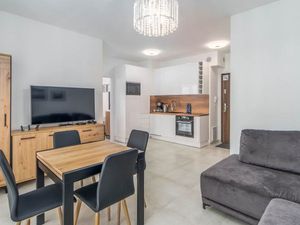 23878206-Ferienwohnung-4-Miedzyzdroje-300x225-5