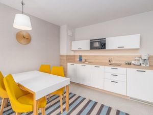 23878233-Ferienwohnung-6-Miedzyzdroje-300x225-2