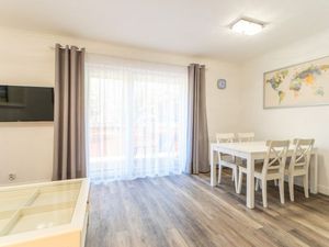 23878221-Ferienwohnung-4-Miedzyzdroje-300x225-4