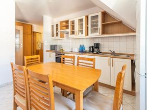 23878234-Ferienwohnung-8-Miedzyzdroje-300x225-2