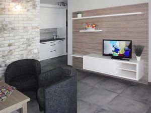 23288781-Ferienwohnung-4-Miedzyzdroje-300x225-3