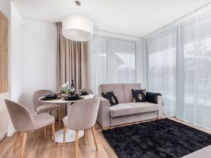 23335312-Ferienwohnung-5-Mielno-300x225-1