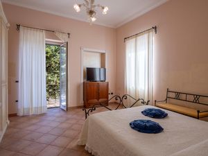 23764641-Ferienwohnung-7-Miglianico-300x225-5