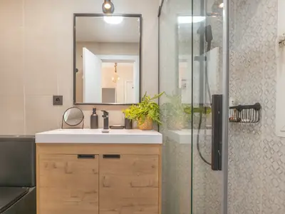 Badezimmer mit Dusche