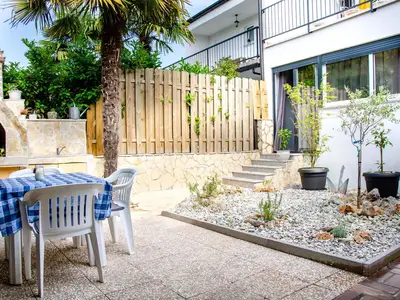 Ferienwohnung für 4 Personen (35 m²) in Milčetići 7/10
