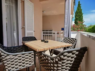 Ferienwohnung für 4 Personen (56 m²) in Milčetići 3/10