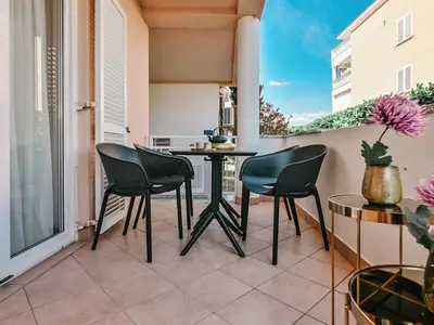 Ferienwohnung für 4 Personen (56 m²) in Milčetići 7/10