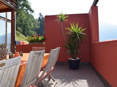 Große Terrasse mit Grill