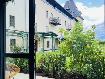 Blick in den grünen Innenhof