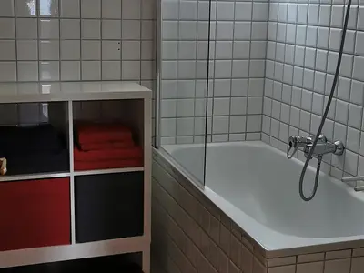 Bad_mit_Badewanne