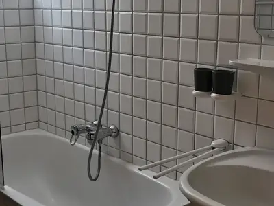 Bad_mit_Badewanne