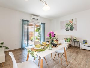 23747989-Ferienwohnung-3-Milna (Brač)-300x225-3