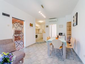 18699269-Ferienwohnung-4-Milna (Brač)-300x225-5