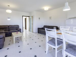 24015781-Ferienwohnung-4-Milna (Brač)-300x225-1