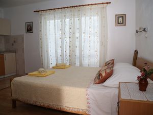 23969166-Ferienwohnung-2-Milna (Hvar)-300x225-4