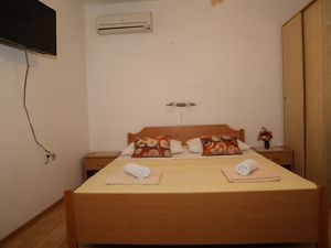 23969165-Ferienwohnung-2-Milna (Hvar)-300x225-2