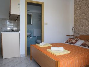 23969172-Ferienwohnung-2-Milna (Hvar)-300x225-5