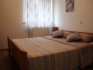 23934183-Ferienwohnung-3-Milovčići-300x225-3