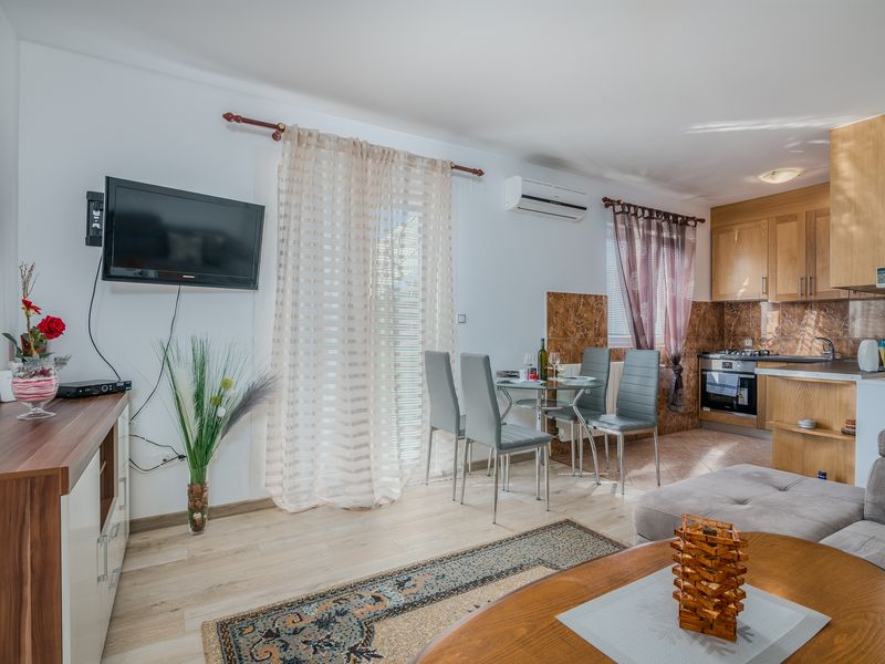 23934180-Ferienwohnung-3-Milovčići-800x600-2