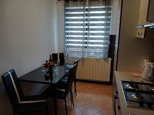 24027780-Ferienwohnung-4-Milovčići-300x225-2