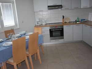 22779157-Ferienwohnung-6-Mimice-300x225-4