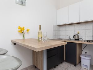 18321666-Ferienwohnung-5-Mimice-300x225-3