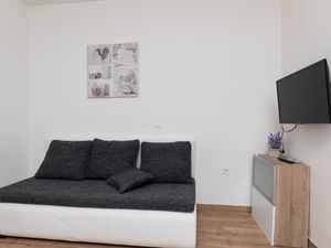 18323489-Ferienwohnung-3-Mimice-300x225-1