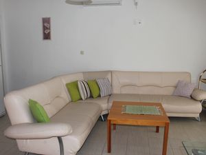 18323126-Ferienwohnung-6-Mimice-300x225-2