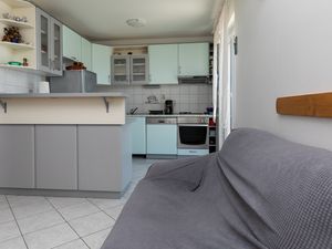 18322286-Ferienwohnung-6-Mimice-300x225-2