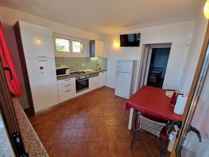 18321750-Ferienwohnung-6-Mimice-300x225-1