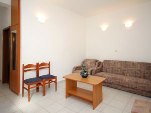 18779992-Ferienwohnung-4-Mimice-300x225-2