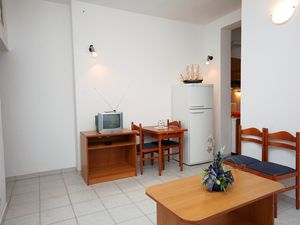 18779992-Ferienwohnung-4-Mimice-300x225-3