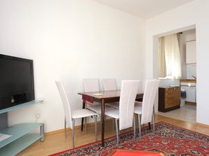 19367894-Ferienwohnung-6-Mimice-300x225-2