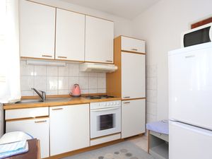 19367894-Ferienwohnung-6-Mimice-300x225-4