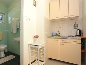 22353659-Ferienwohnung-2-Mimice-300x225-1