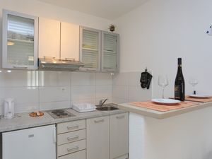 22353667-Ferienwohnung-2-Mimice-300x225-2