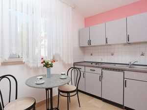 22925663-Ferienwohnung-3-Mimice-300x225-2