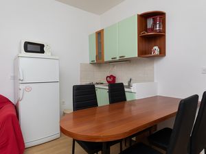 23459349-Ferienwohnung-5-Mimice-300x225-3