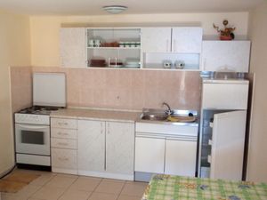 23994826-Ferienwohnung-8-Mimice-300x225-1