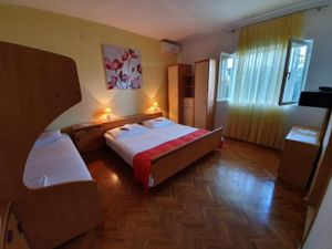 23994826-Ferienwohnung-8-Mimice-300x225-3