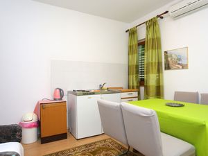 23926355-Ferienwohnung-3-Mimice-300x225-3