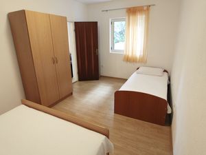 23927011-Ferienwohnung-3-Mimice-300x225-4