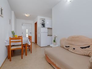 23926986-Ferienwohnung-5-Mimice-300x225-2