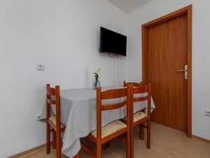 23926987-Ferienwohnung-5-Mimice-300x225-4