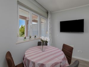 23926991-Ferienwohnung-5-Mimice-300x225-3