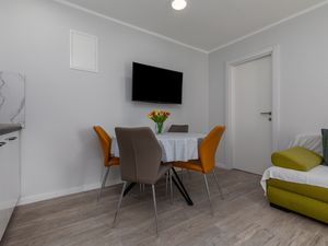 19126842-Ferienwohnung-5-Mimice-300x225-4